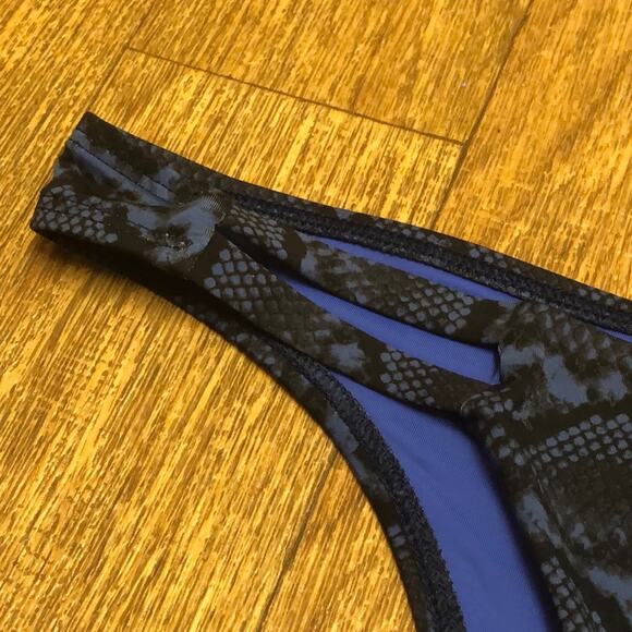 Vitamin A California Neutra Hipster Bikini Bottom in Blue Snakeskin Size 12 - Picture 6 of 8